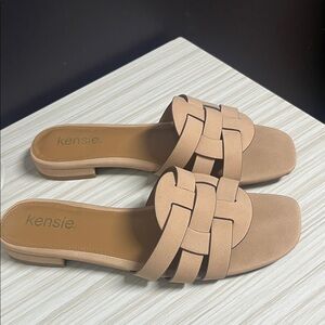 Kensie Women's Woven Tan Mules!! EUC!!